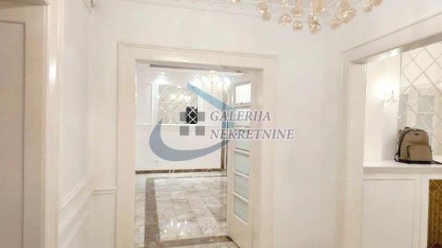 Poslovni prostor, Izdavanje, 180m2, Centar, Savski venac, Savski trg