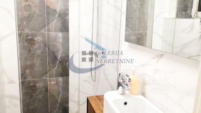 Poslovni prostor, Izdavanje, 180m2, Centar, Savski venac, Savski trg