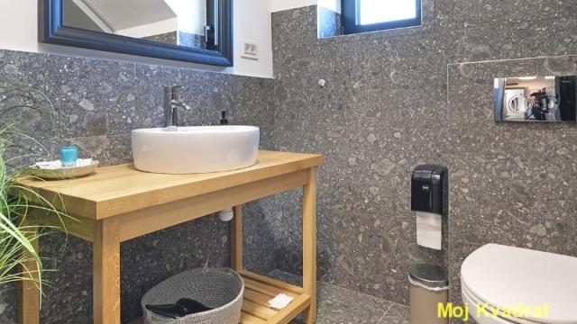 Stan, četvorosoban, Prodaja, 109m2, Centar, Zemun, Bežanijska