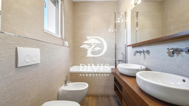Kuća, Petosoban i veći, Prodaja, 500m2, Koste Jovanovića
