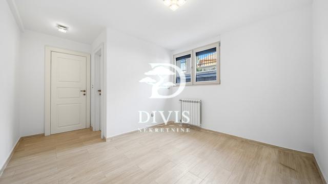 Kuća, Petosoban i veći, Prodaja, 500m2, Koste Jovanovića