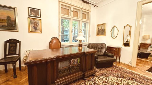 Stan, četvorosoban, Izdavanje, 139m2, Palmotićeva