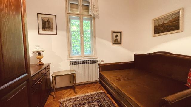 Stan, četvorosoban, Izdavanje, 139m2, Palmotićeva