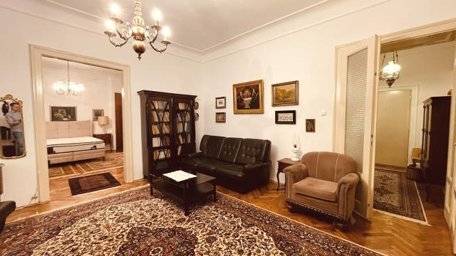 Stan, četvorosoban, Izdavanje, 139m2, Palmotićeva