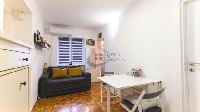 Stan, Dvoiposoban, Prodaja, 44m2, Trg Nikole Pašića, Stari grad, Dečanska