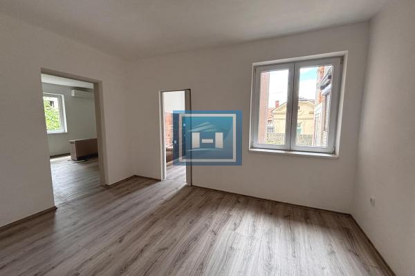 prodaja, stanova,
centar-grad-jagodina, 1104700, jednoiposoban