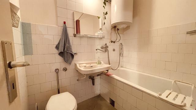 Stan, Dvosoban, Izdavanje, 67m2, Ustanička
