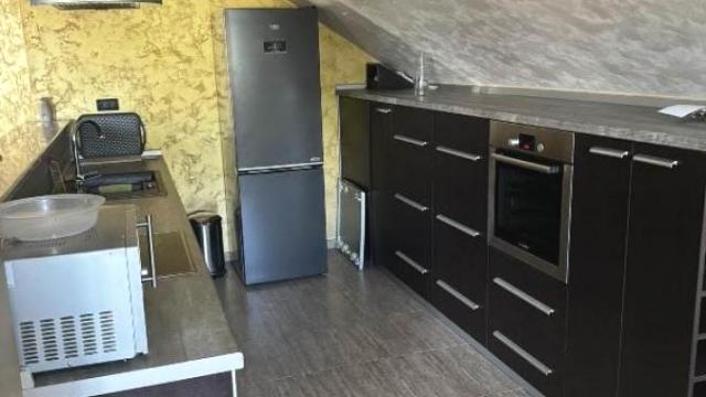 Stan, četvorosoban, Izdavanje, 200m2, Novi Železnik, Čukarica, Stevana Filipovića