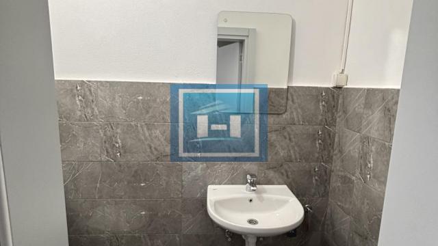 Poslovni prostor, Prodaja, 74m2, Centar, Gradska lokacija, Jagodina