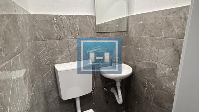 Poslovni prostor, Prodaja, 74m2, Centar, Gradska lokacija, Jagodina
