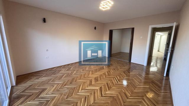 Poslovni prostor, Prodaja, 74m2, Centar, Gradska lokacija, Jagodina