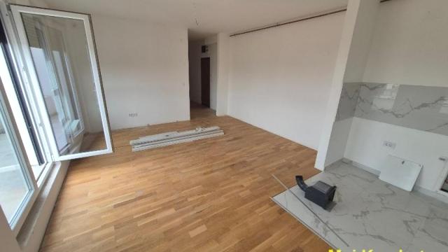 Stan, Trosoban, Prodaja, 71m2, Širi centar, Gradska lokacija, Karađorđeva