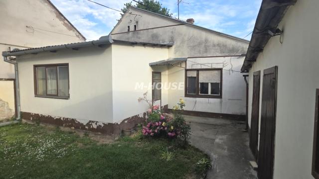 Kuća, Trosoban, Prodaja, 95m2, Venac, Gradska lokacija, Sombor