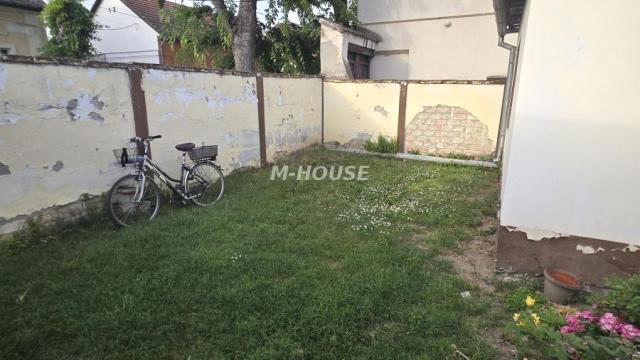 Kuća, Trosoban, Prodaja, 95m2, Venac, Gradska lokacija, Sombor