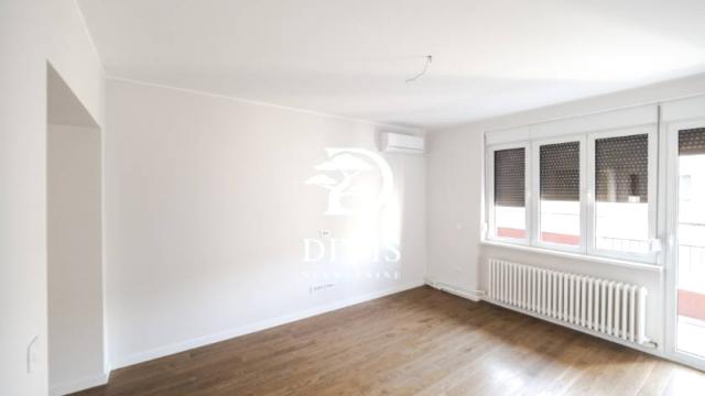 Stan, Trosoban, Prodaja, 92m2, Krunska