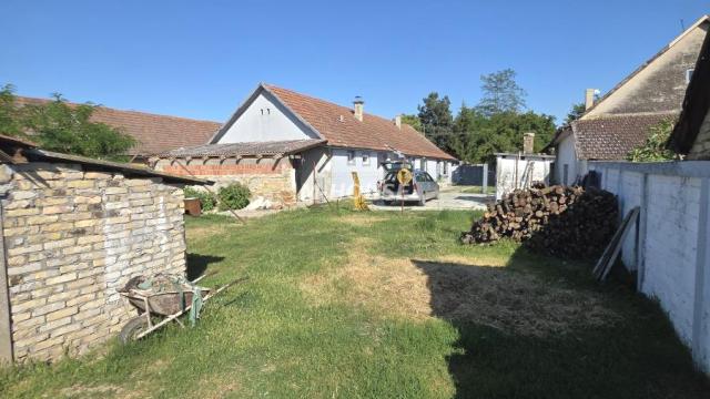 Kuća, četvorosoban, Prodaja, 175m2, Doroslovo, Okolno mesto, Sombor