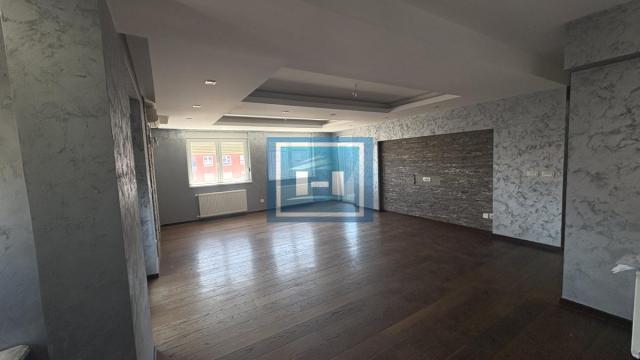 Stan, Petosoban, Prodaja, 153m2, Centar, Gradska lokacija, Jagodina