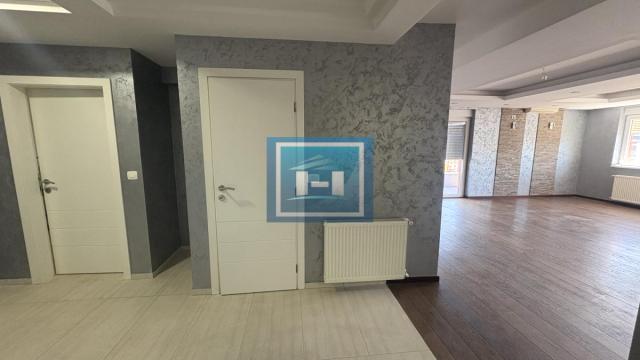 Stan, Petosoban, Prodaja, 153m2, Centar, Gradska lokacija, Jagodina