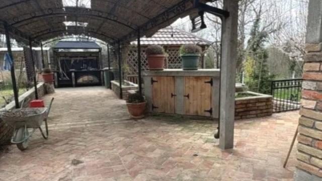 Kuća, Trosoban, Prodaja, 160m2, Perlez, Okolno mesto, Beogradski put