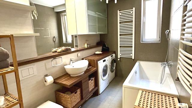 Stan, Trosoban, Prodaja, 82m2, Centar, Stari grad, Cetinjska