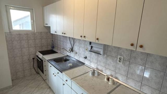 Stan, Trosoban, Izdavanje, 85m2, Zabrđanska
