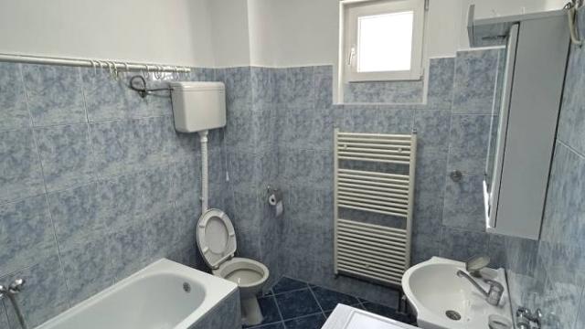 Stan, Trosoban, Izdavanje, 85m2, Zabrđanska