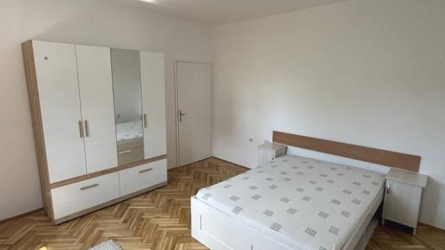 Stan, Trosoban, Izdavanje, 85m2, Zabrđanska