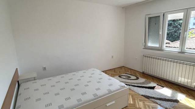 Stan, Trosoban, Izdavanje, 85m2, Zabrđanska