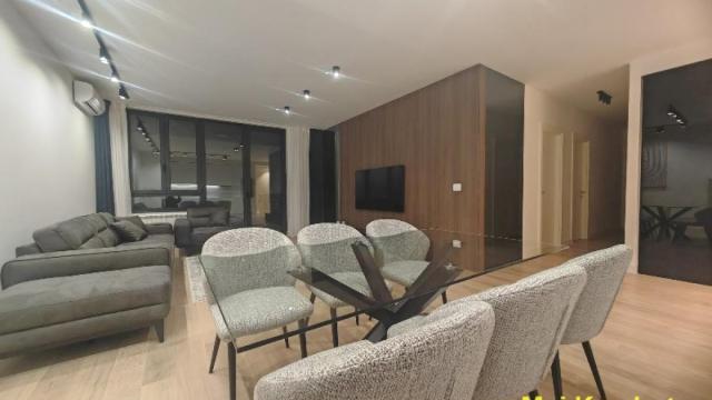 Stan, četvorosoban, Izdavanje, 120m2, Beograd na vodi, Savski venac, Luke Ćelovića Trebinjca
