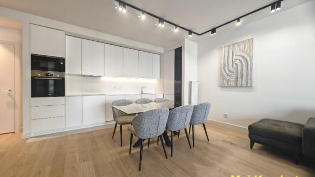 Stan, četvorosoban, Izdavanje, 120m2, Beograd na vodi, Savski venac, Luke Ćelovića Trebinjca