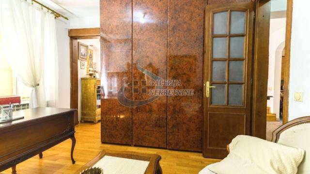 Stan, Petosoban, Prodaja, 108m2, Atelje 212, Stari grad, Palmotićeva