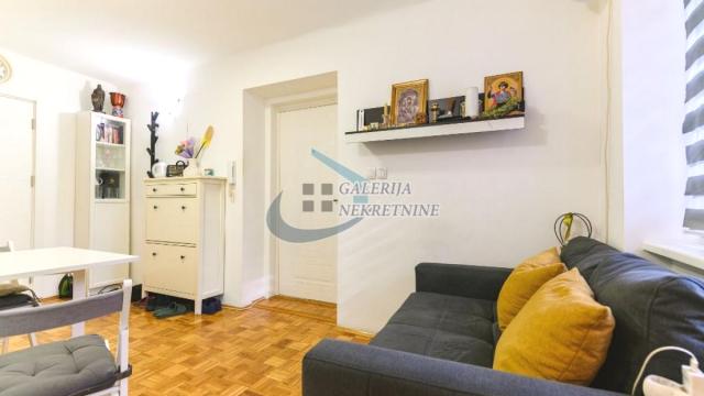 Stan, Dvoiposoban, Prodaja, 44m2, Trg Nikole Pašića, Stari grad, Dečanska