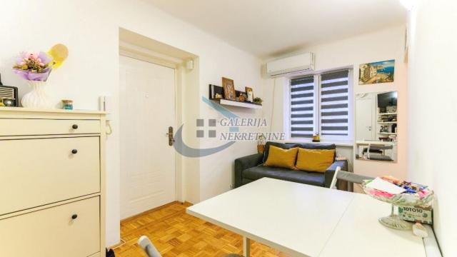Stan, Dvoiposoban, Prodaja, 44m2, Trg Nikole Pašića, Stari grad, Dečanska