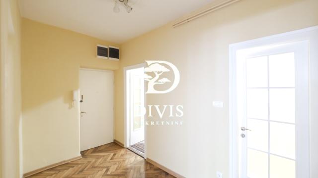 Stan, četvorosoban, Prodaja, 65m2, Cetinjska