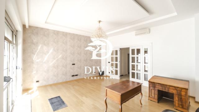 Kuća, četvorosoban, Izdavanje, 450m2, Kneza Višeslava