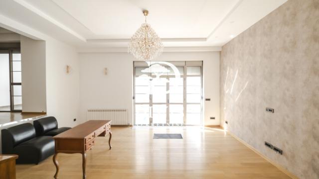 Kuća, četvorosoban, Izdavanje, 450m2, Kneza Višeslava