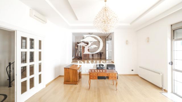 Kuća, četvorosoban, Izdavanje, 450m2, Kneza Višeslava