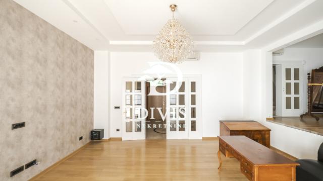 Kuća, četvorosoban, Izdavanje, 450m2, Kneza Višeslava