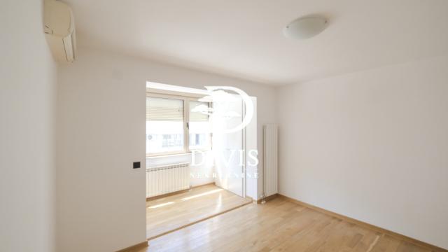 Kuća, četvorosoban, Izdavanje, 450m2, Kneza Višeslava