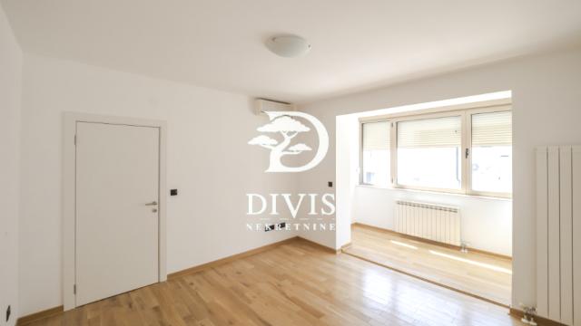 Kuća, četvorosoban, Izdavanje, 450m2, Kneza Višeslava