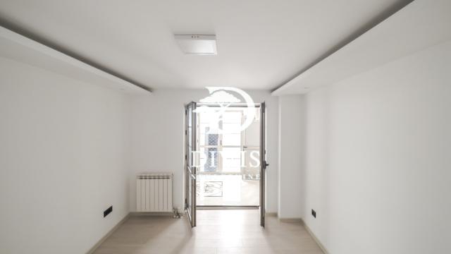 Kuća, četvorosoban, Izdavanje, 450m2, Kneza Višeslava
