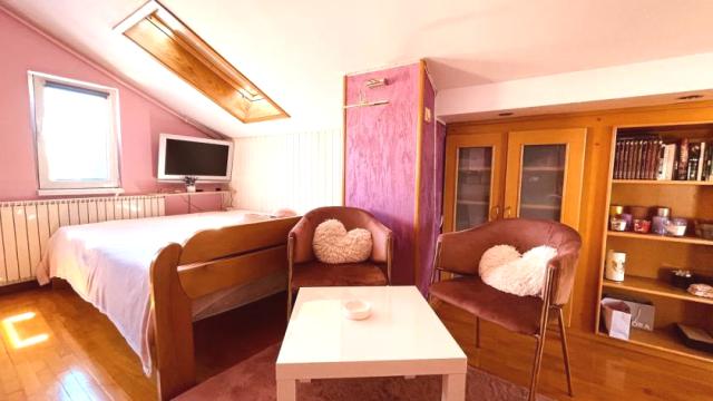 Stan, Trosoban, Izdavanje, 140m2, Jablanička