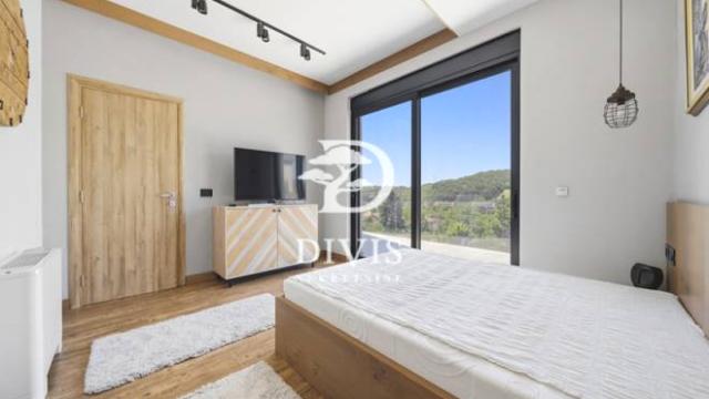 Kuća, Petosoban i veći, Prodaja, 421m2, Radnička
