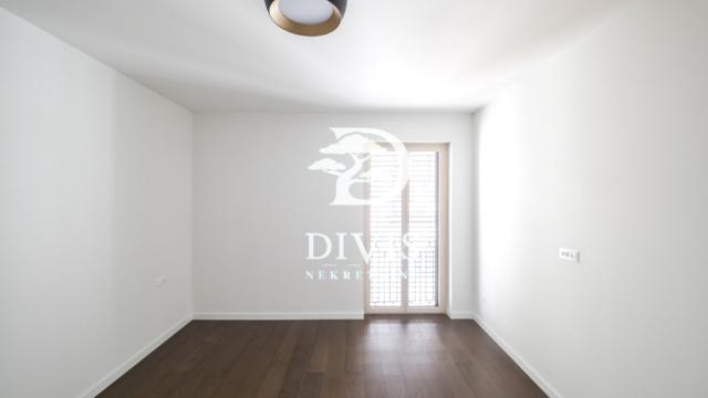 Stan, četvorosoban, Izdavanje, 150m2, Koste Stojanovića