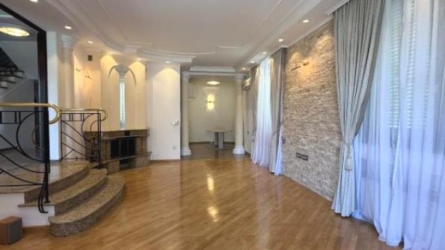 Kuća, Izdavanje, 312m2, FON - Bilećka, Voždovac, Bulevar oslobođenja