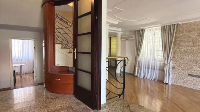 Kuća, Izdavanje, 312m2, FON - Bilećka, Voždovac, Bulevar oslobođenja
