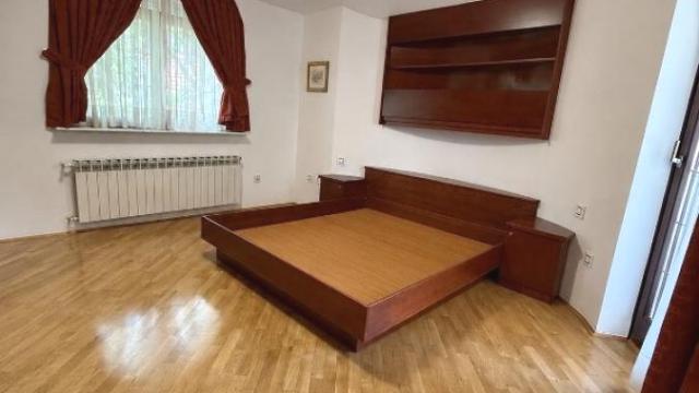 Kuća, Izdavanje, 312m2, FON - Bilećka, Voždovac, Bulevar oslobođenja