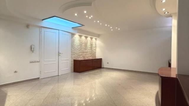 Kuća, Izdavanje, 312m2, FON - Bilećka, Voždovac, Bulevar oslobođenja
