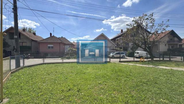 Poslovni prostor, Dvosoban, Izdavanje, 84m2, Gradska lokacija, Ćuprija