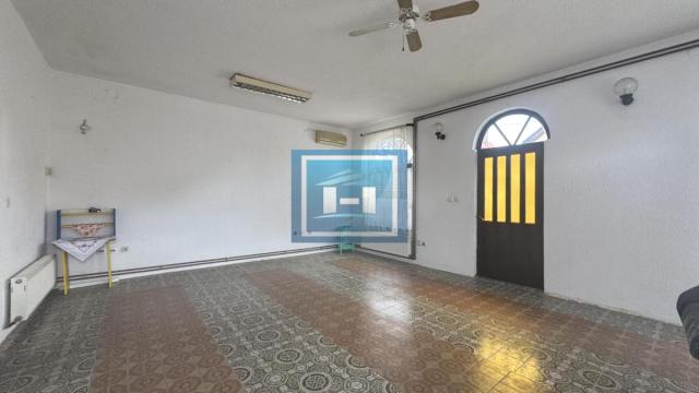 Poslovni prostor, Dvosoban, Izdavanje, 84m2, Gradska lokacija, Ćuprija